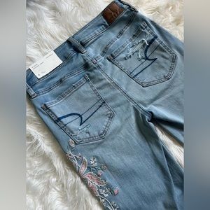AEO SUPER STRETCH JEGGING :: SIZE 6 :: EMBROIDERED INDIGO BLUE